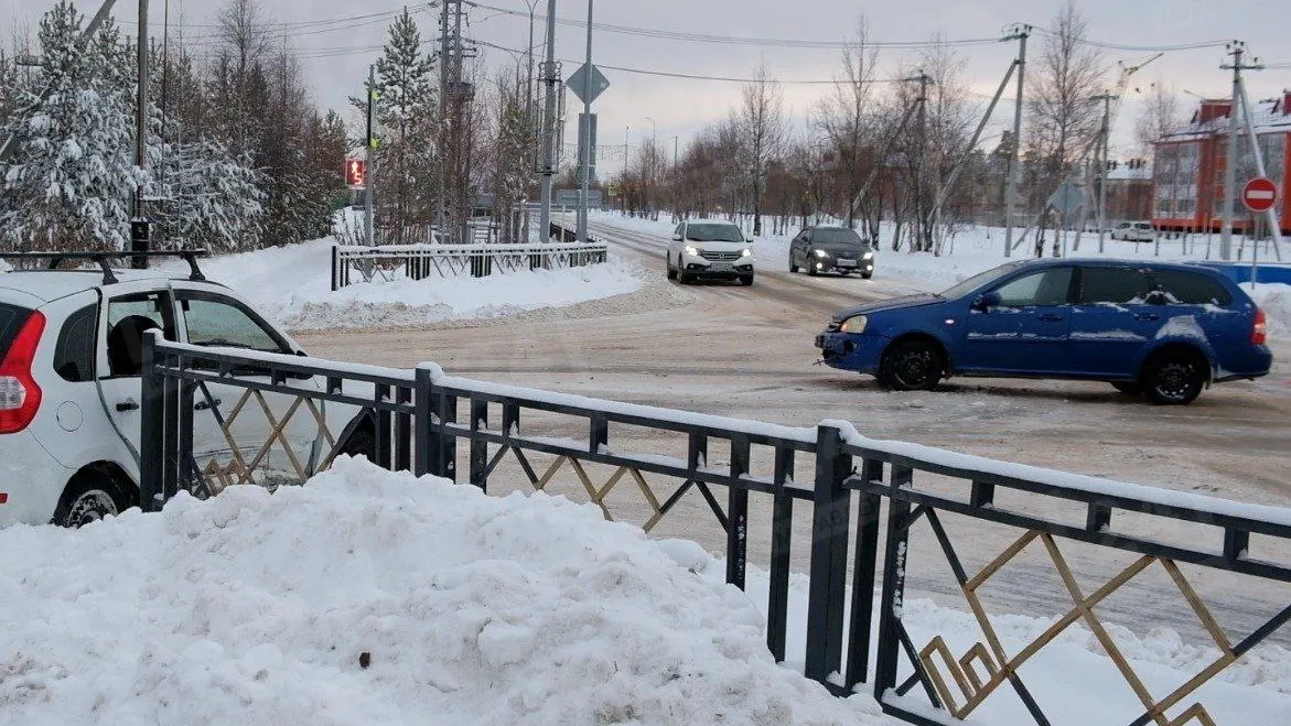 Авария на перекрестке в Муравленко. Фото: t.me/gibdd89