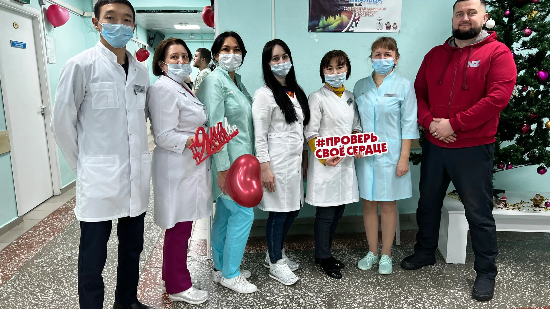 Ноябрян встречали волонтеры и врачи. Фото: «Ямал-Медиа»