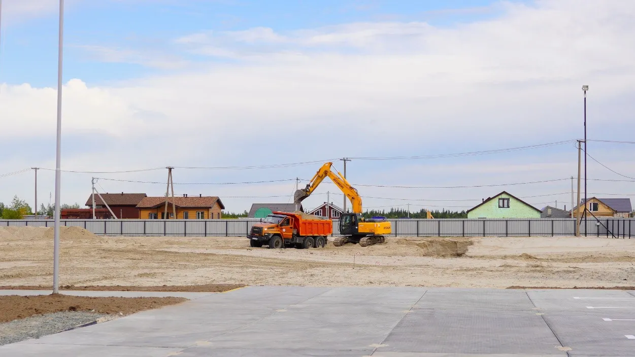 Начало строительства новой поликлиники в Коротчаево. Фото: «Ямал-Медиа».