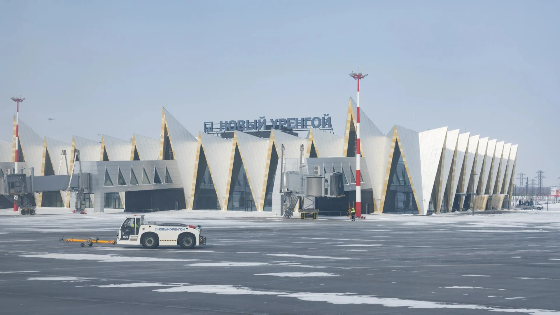 Весенне-летнее расписание в аэропорту Нового Уренгоя будет действовать до 26 октября. Фото: Юлия Чудинова / «Ямал-Медиа»