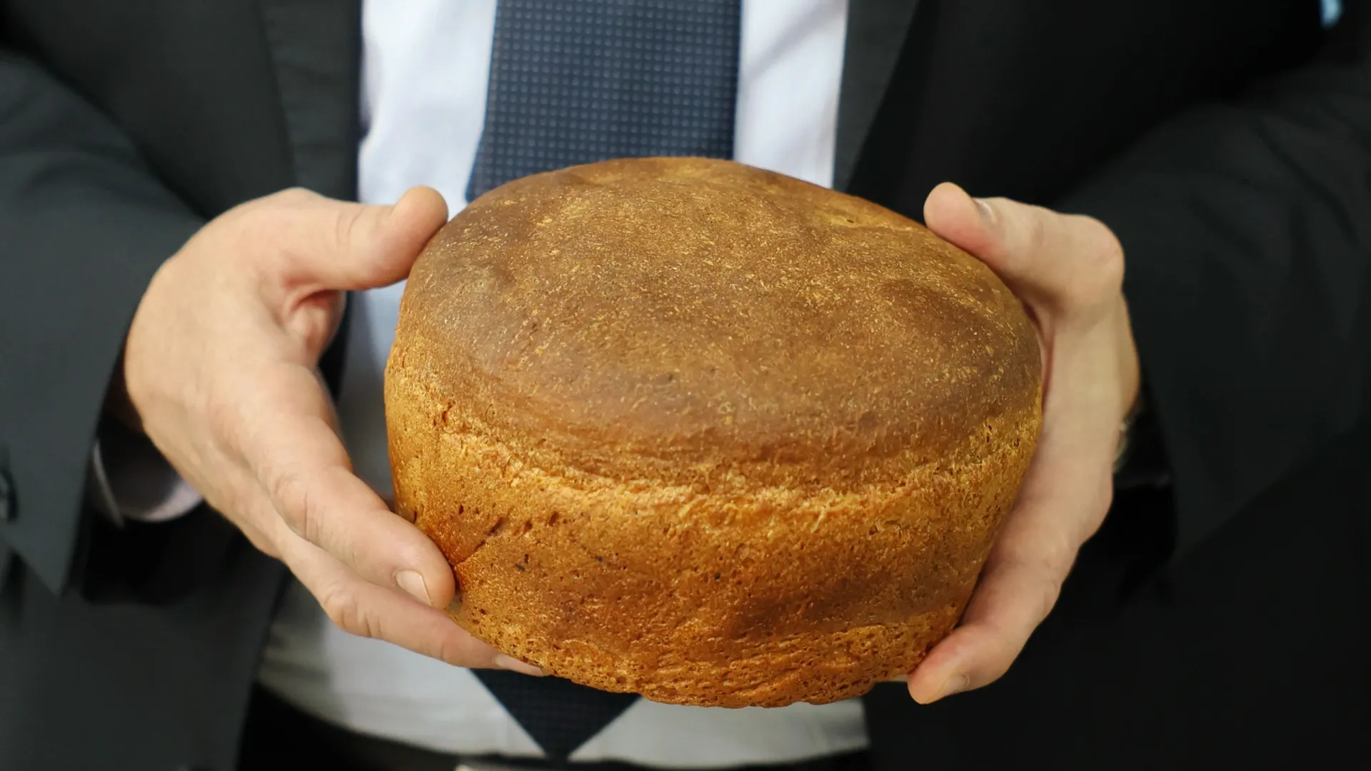 На Ямале выпекается 2,5 тысячи тонн хлеба. Фото: Андрей Ткачев / «Ямал-Медиа»
