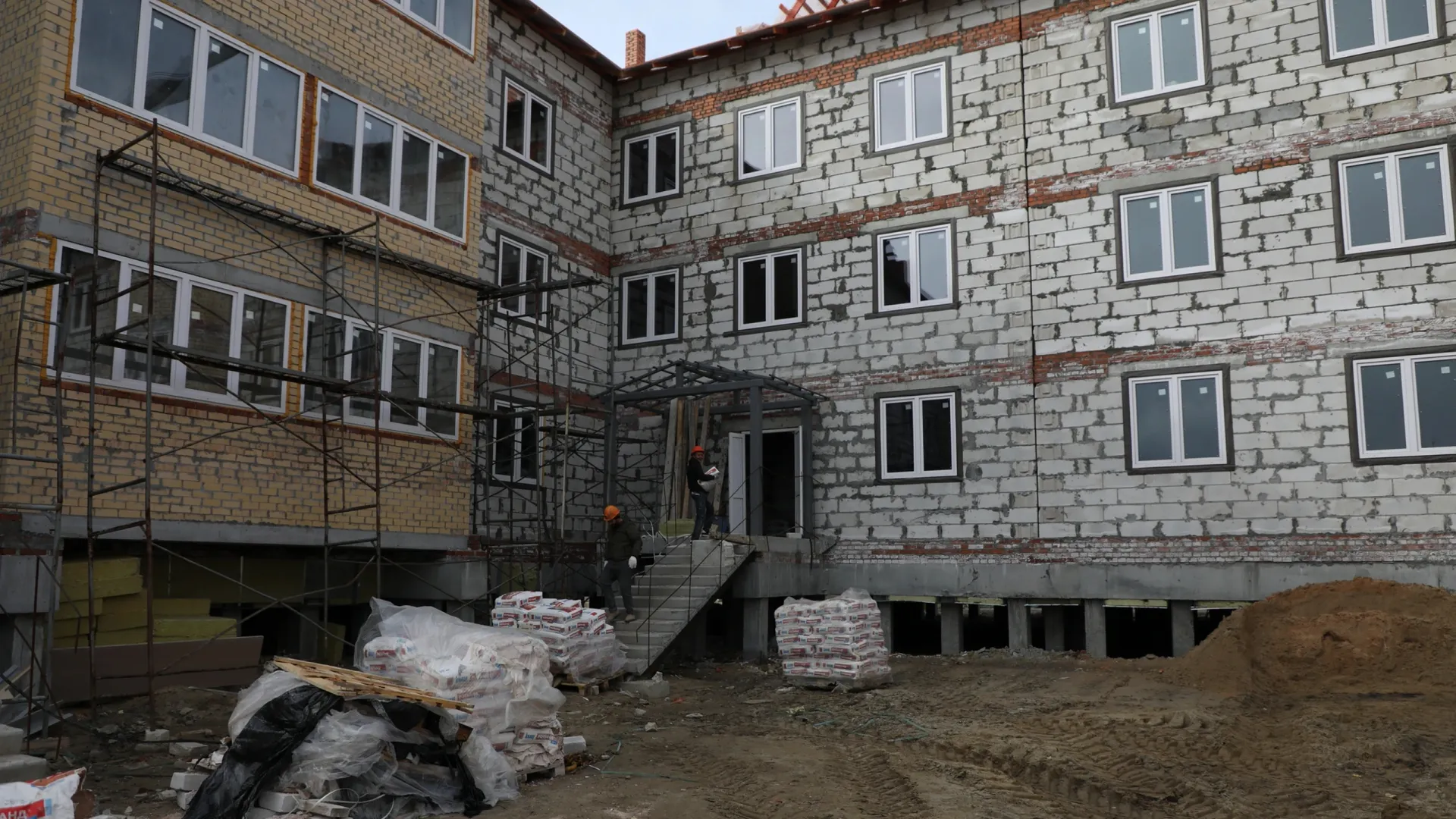 Новый трехэтажный теплый дом в Красноселькупе. Фото: Анна Каменькова / «Северный край»