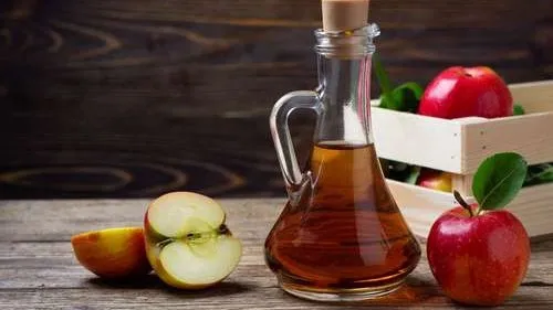Яблочный сок принесет пользу только в том случае, если вы сделаете его самостоятельно. Фото: denira / Shutterstock / Fotodom.