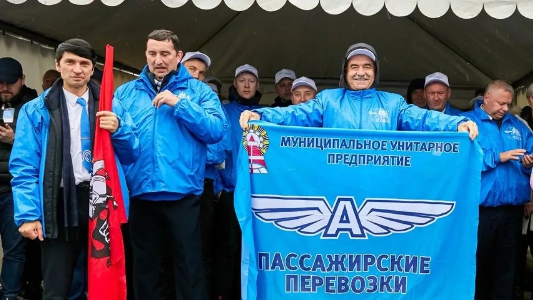 Водители автобусов из Ноябрьска показали профмастерство в Москве. Фото: t.me/dtidh