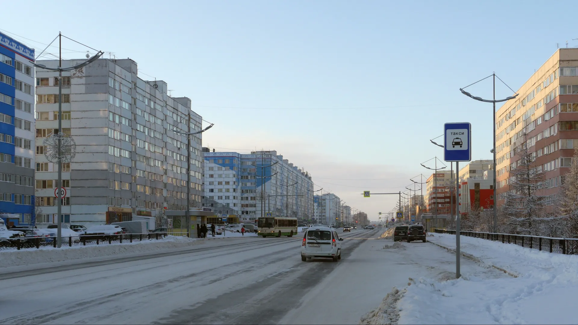 В Новом Уренгое отремонтируют 25 км дорог. Фото: Maksim Gulyachik / Shutterstock / Fotodom