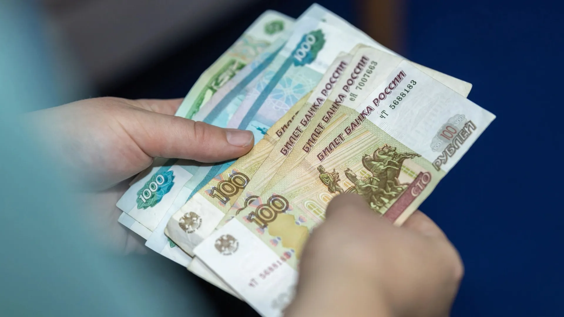 В среднем ямальцы хранят в банке 474 тысячи рублей. Фото: Федор Воронов / «Ямал-Медиа»