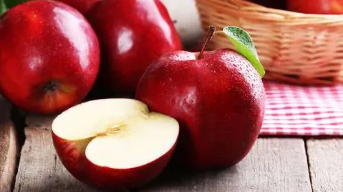 В яблоках огромное количество полезных веществ. Фото: Africa Studio / Shutterstock / Fotodom.
