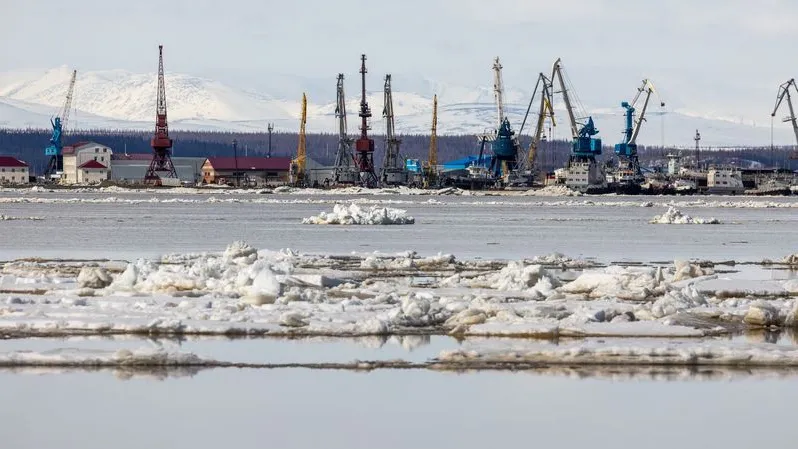 Переправа официально закрыта из-за льда. Фото: Фёдор Воронов / «Ямал-Медиа»