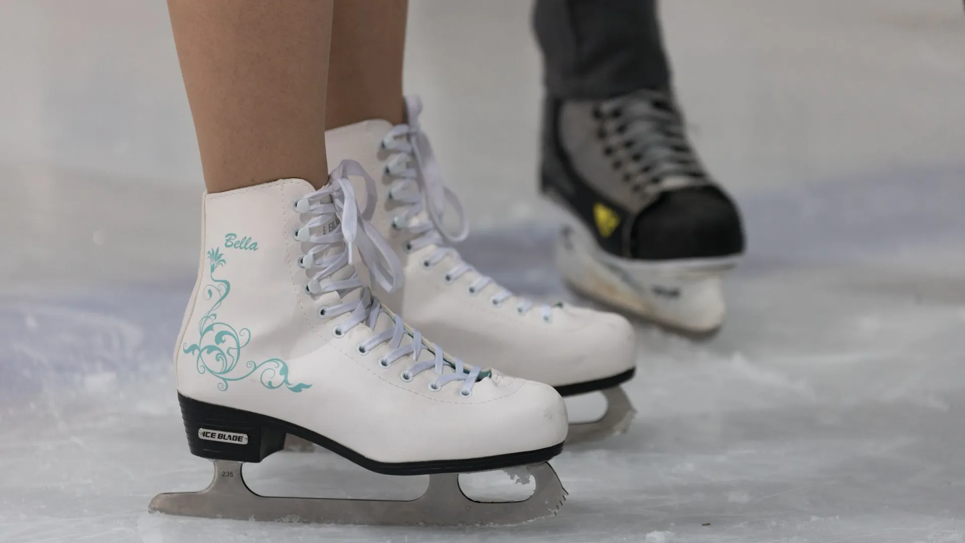 Ямальских школьников научат кататься на коньках. Фото: Сергей Зубков / «Ямал-Медиа»