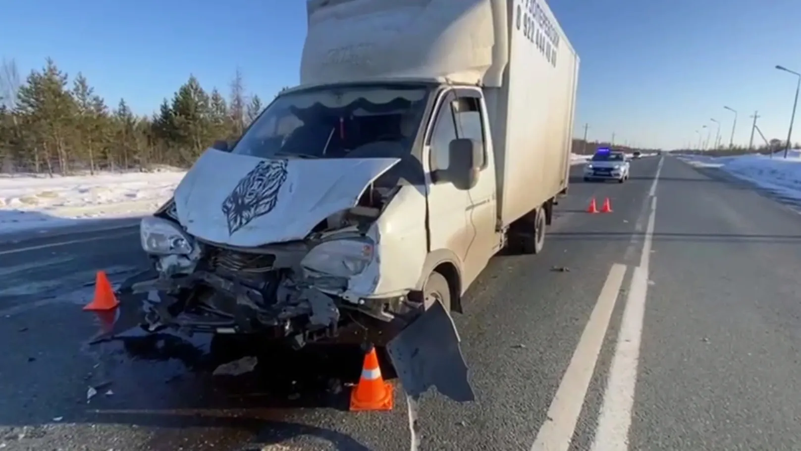 ДТП в Губкинском произошло днем 9 апреля. Кадр из видео Госавтоинспекции ЯНАО