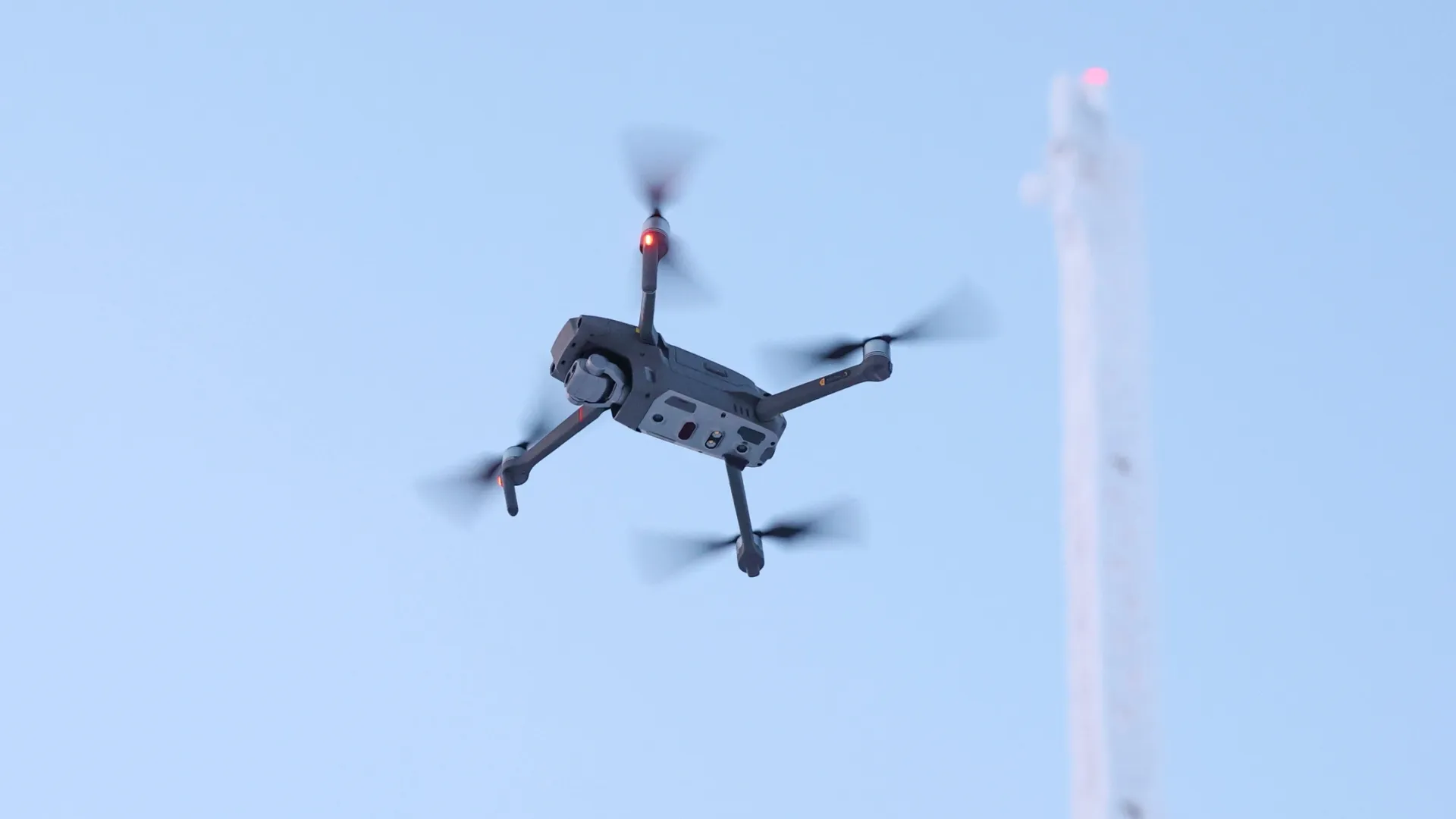 На Ямале ученые используют дроны для исследований вечной мерзлоты. Фото: Андрей Ткачев / «Ямал-Медиа»