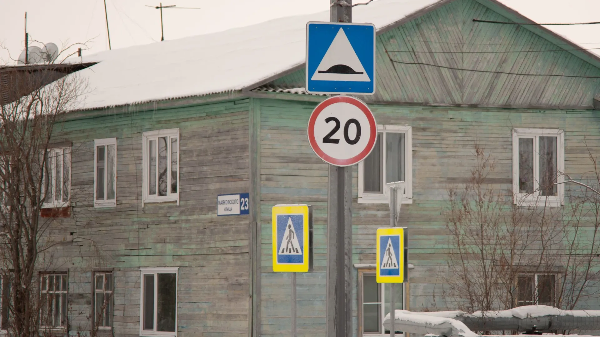 Из аварийного жилья предстоит расселить еще 421 семью. Фото: Сергей Зубков / «Ямал-Медиа»
