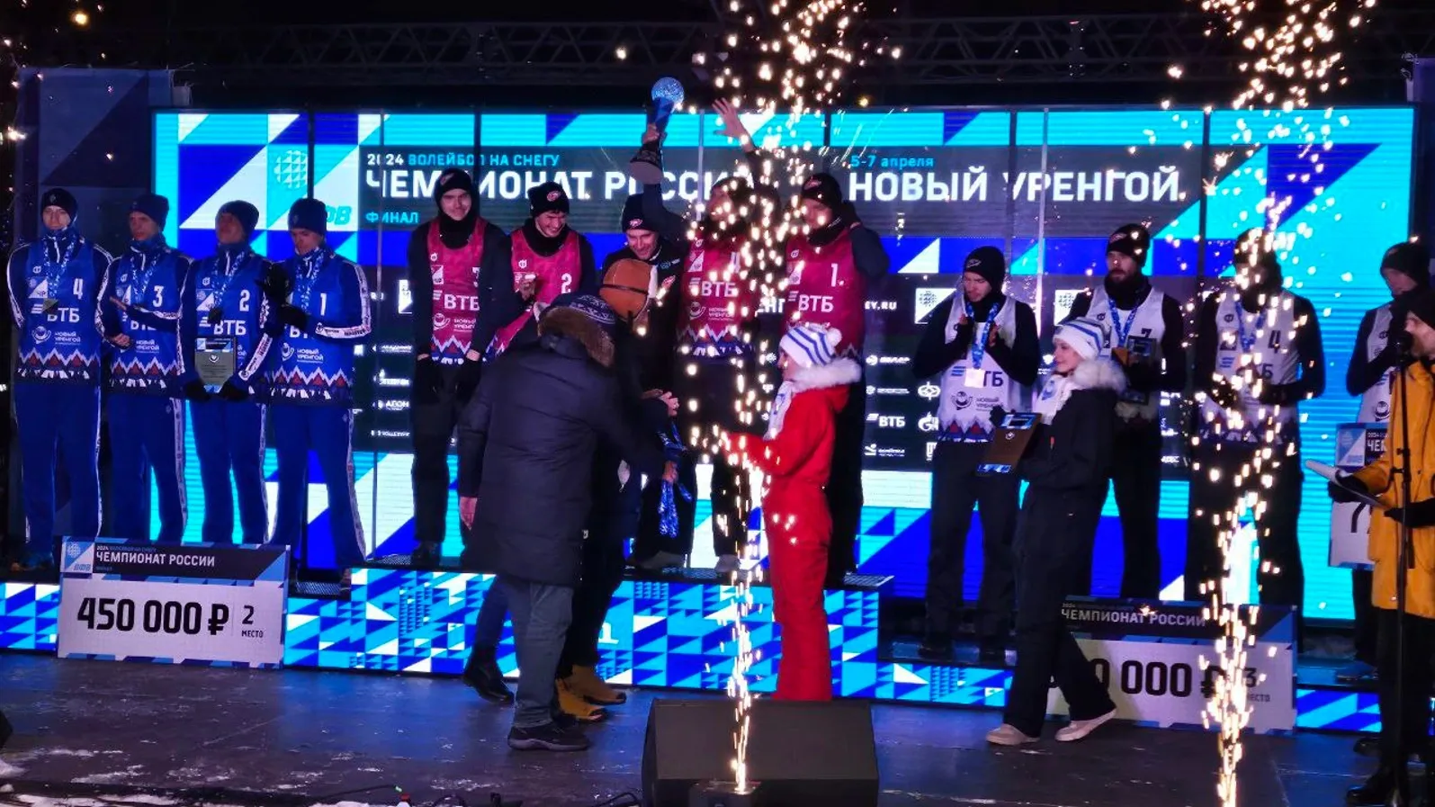 Ямальцы заняли первую и третью ступени пьедестала. Фото: Светлана Лащ / «Ямал-Медиа»