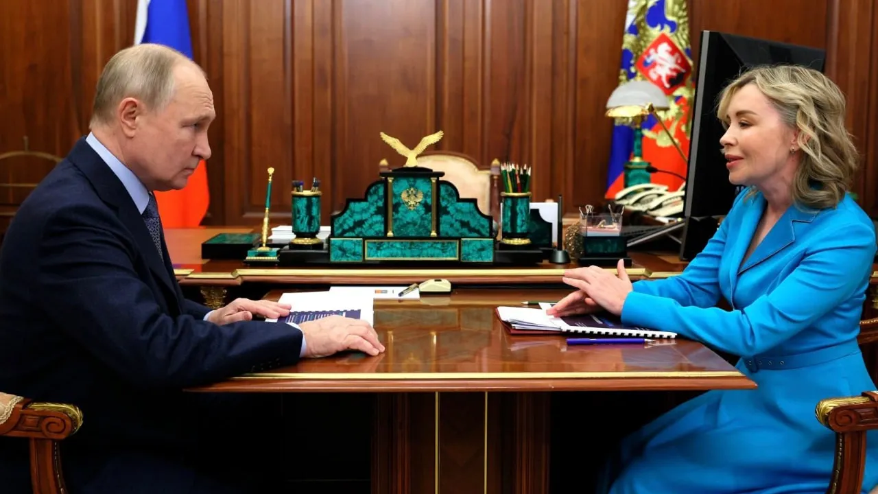 Глава Росприроднадзора Радионова на встрече с президентом Путиным. Фото: kremlin.ru
