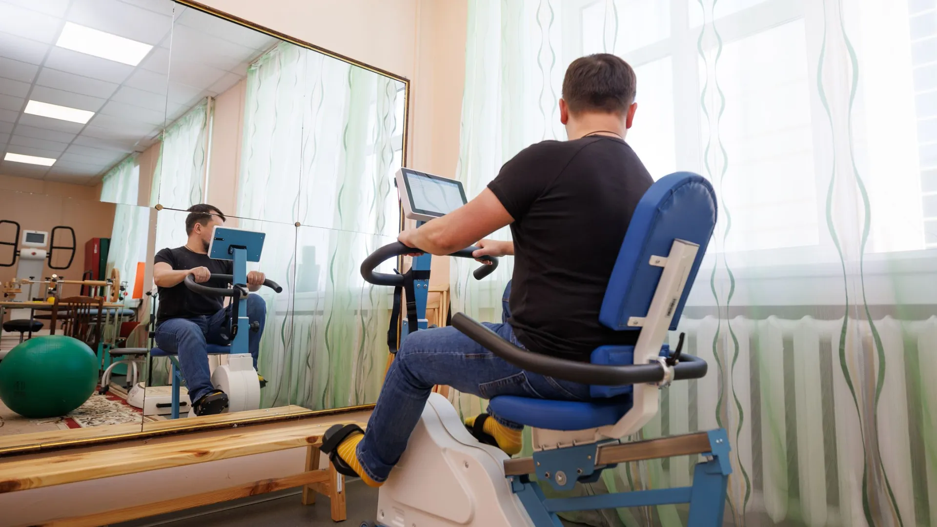 На Ямале появились уникальные тренажеры для реабилитации пациентов. Фото: Юлия Чудинова / «Ямал-Медиа»