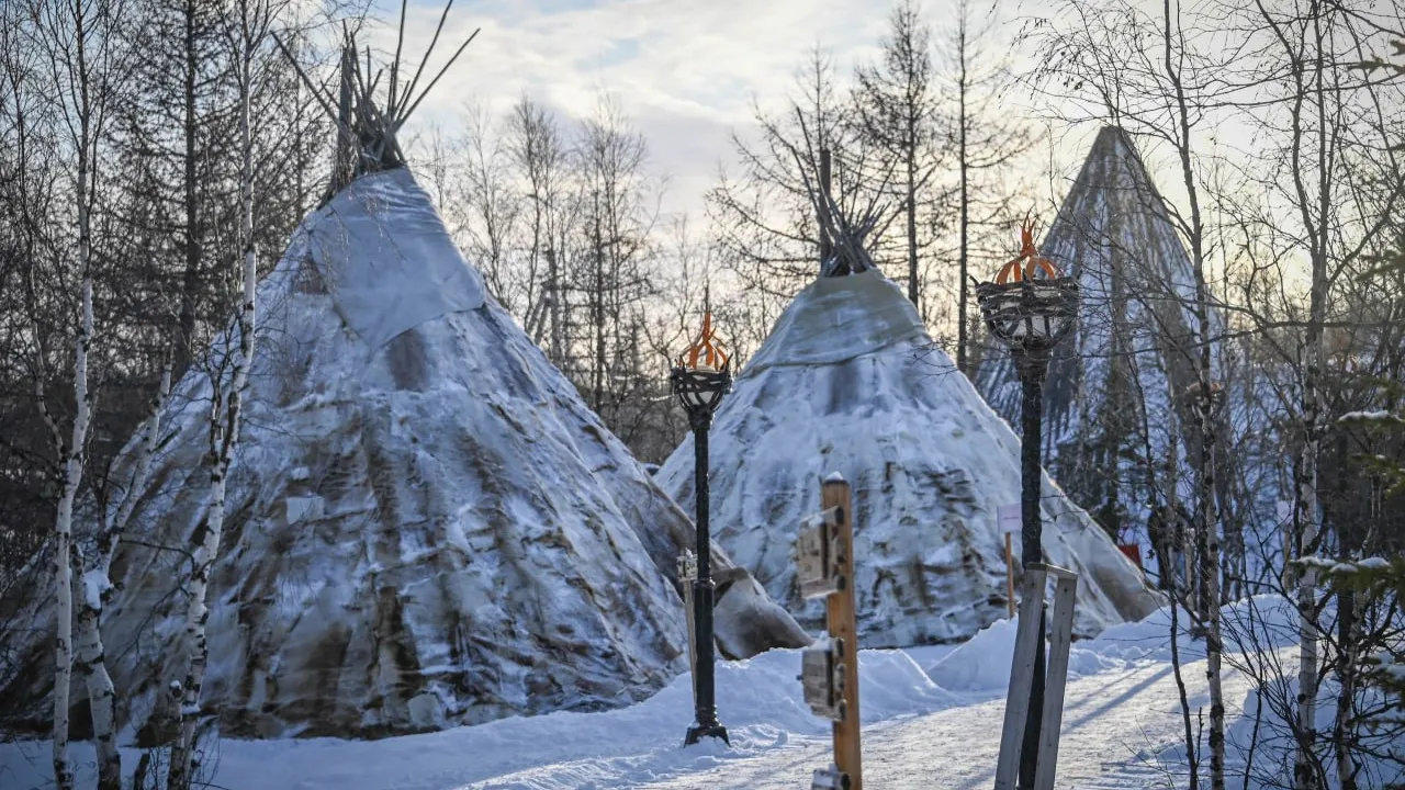 Туристы, приезжая в Горнокнязевск, первым посещают этнопарк. Фото: t.me/culture_89