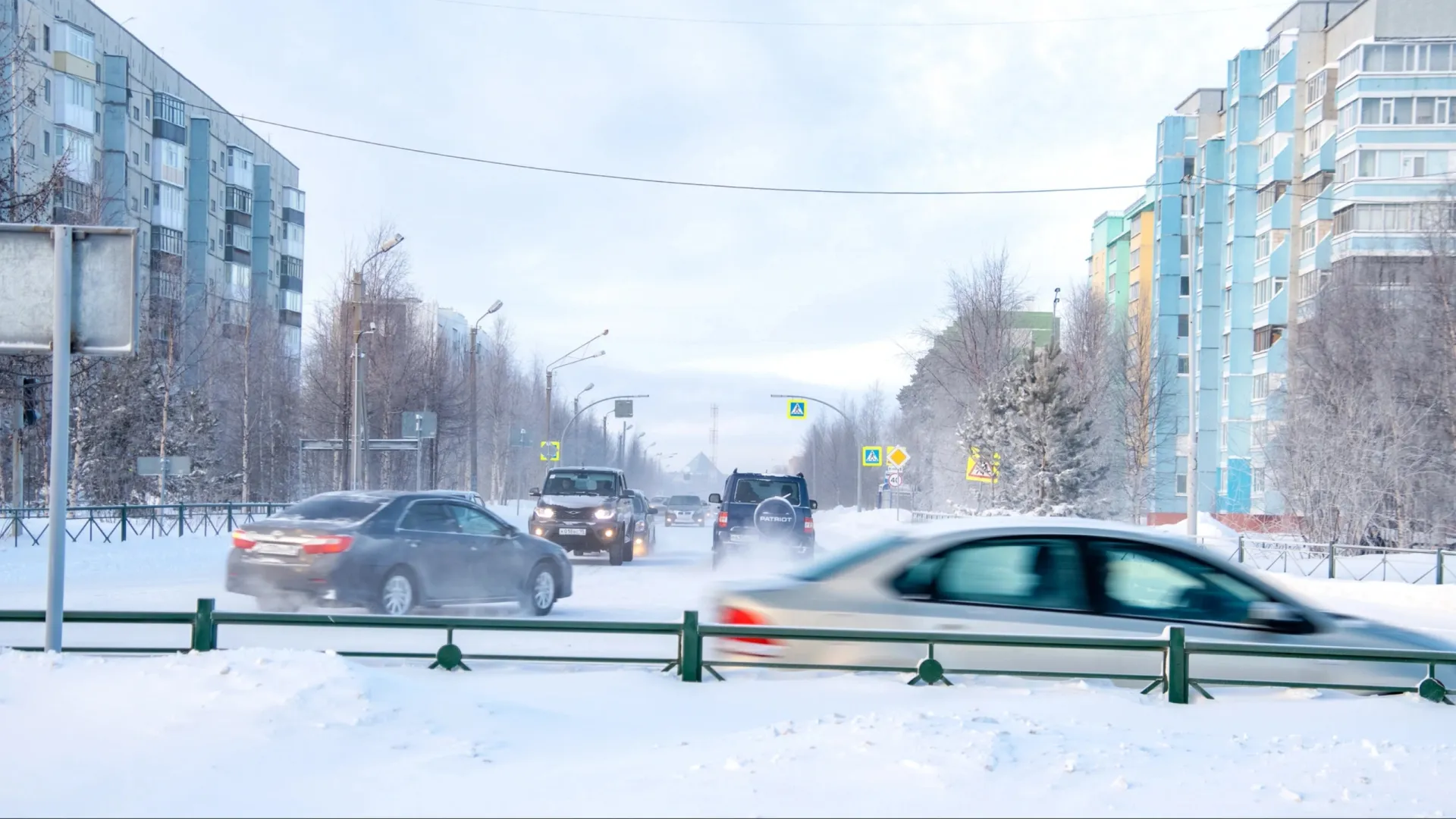 В акции «Выигрыш — не в скорости!» в Ноябрьске участвовали более 16 тыс. автомобилей. Фото: Юрий Здебский / «Ямал-Медиа»