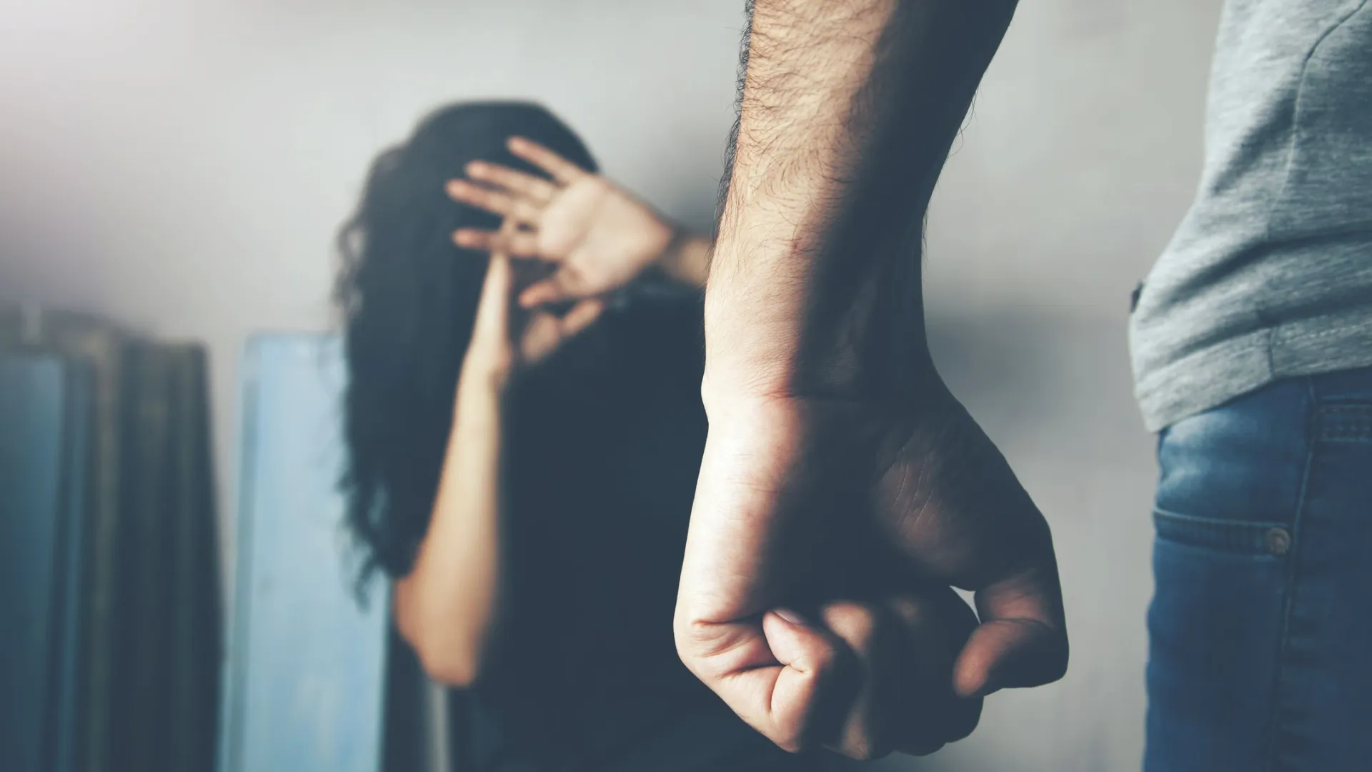 В Новом Уренгое женщины страдают от домашнего насилия. Фото: Tiko Aramyan / Shutterstock / Fotodom