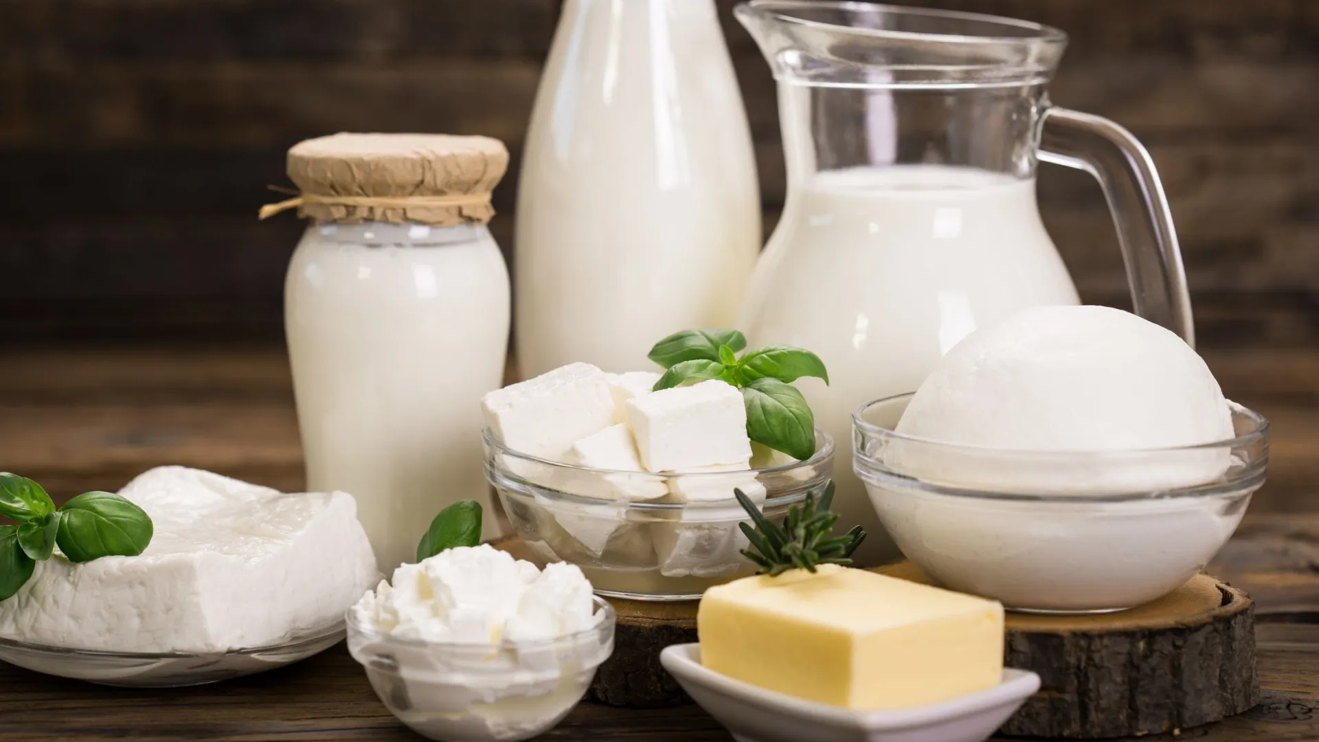 На ценниках должно быть указано, есть заменитель молочного жира в продукции. Фото: pilipphoto/Shutterstock/Fotodom