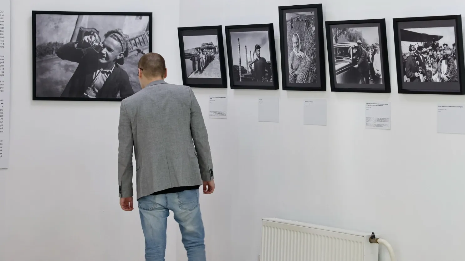 Выставка легендарного фотографа ТАСС Евгения Халдея. Фото: Андрей Ткачев / «Ямал-Медиа»