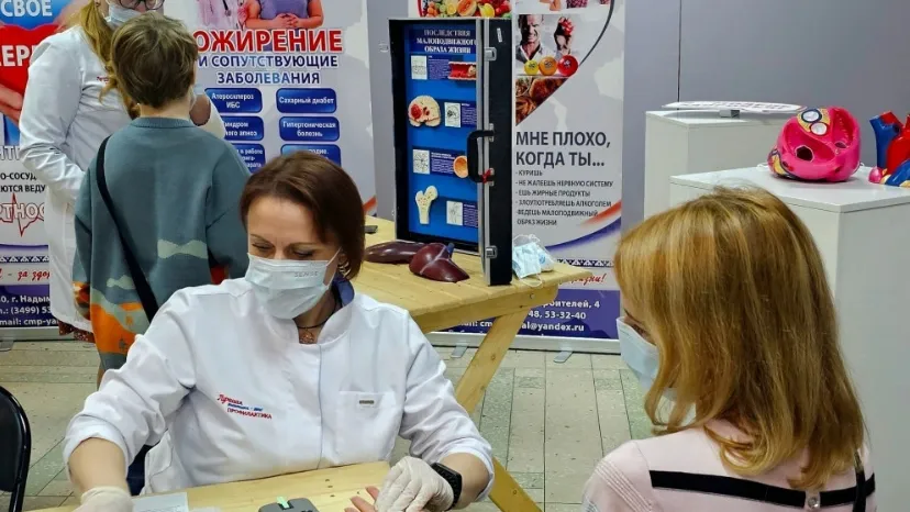  Надымчане бесплатно смогли проверить здоровье в День борьбы с инсультом. Фото: yamalcmp.yanao.ru