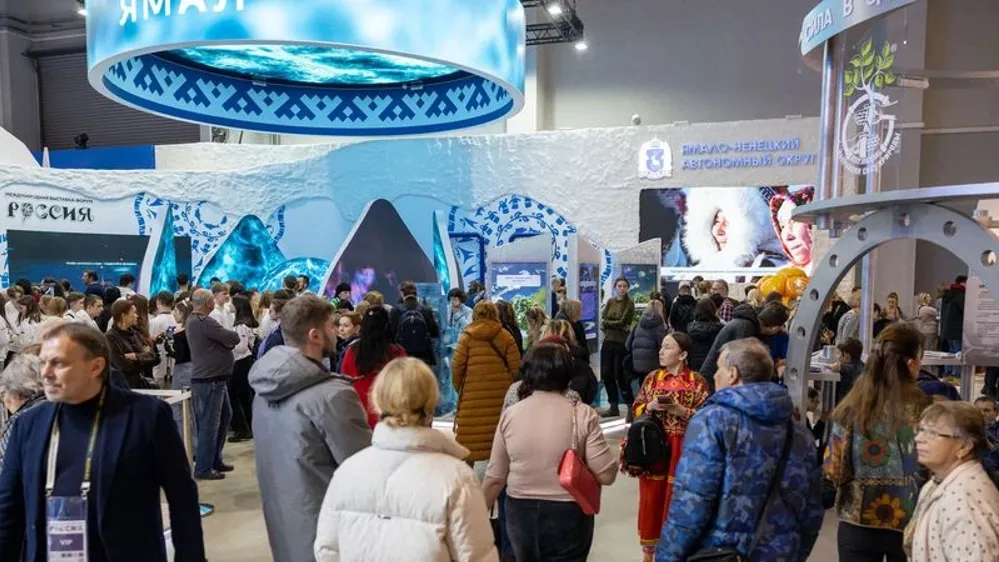 Стенд Ямала традиционно привлекает внимание посетителей ВДНХ. Фото: Федор Воронов / «Ямал-Медиа»