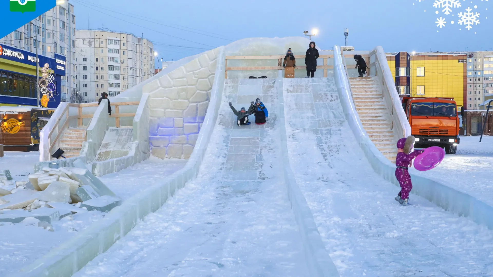 Ледовый городок в Надыме. Фото: t.me/nadym_region