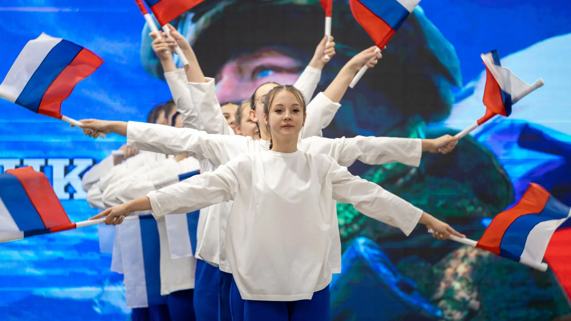 О государственных праздниках молодежь расскажет накануне Дня России. Фото: Федор Воронов / «Ямал-Медиа»