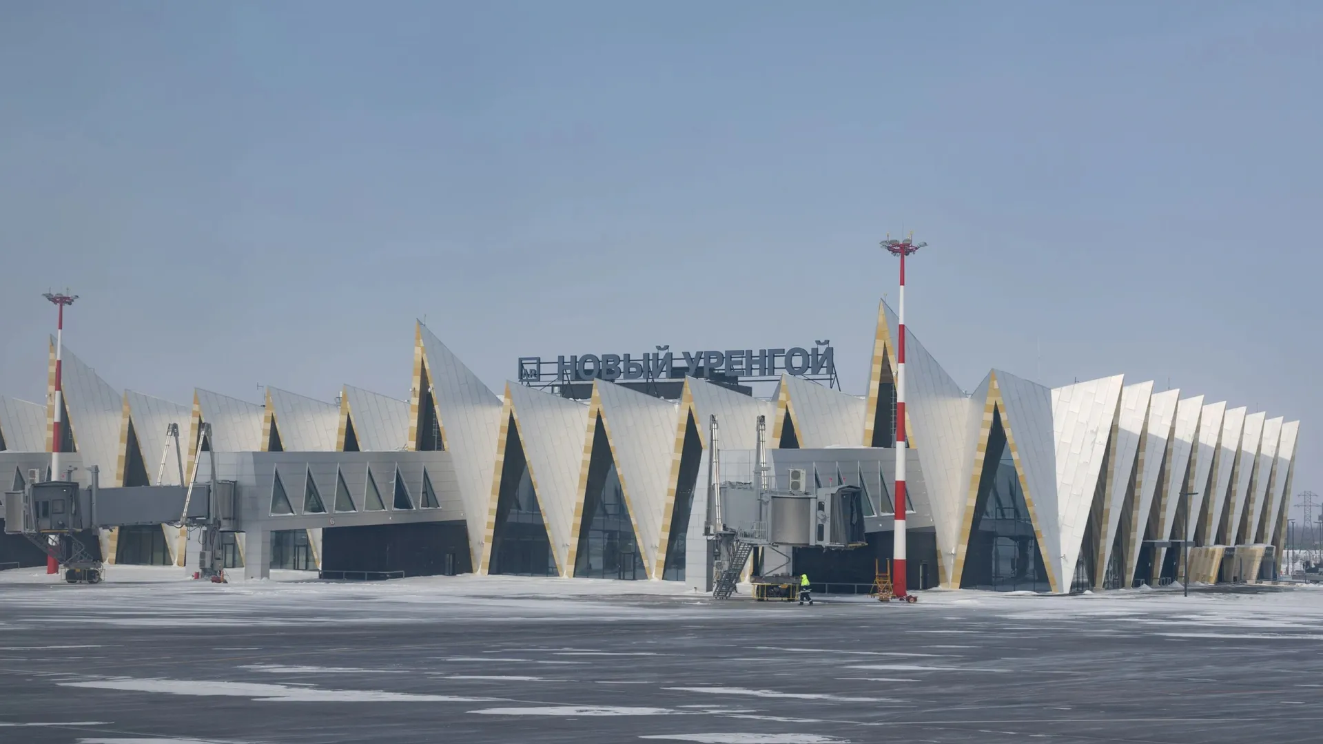 В аэропорту ветер достигает 20 м/с. Фото: Юлия Чудинова / «Ямал-Медиа»
