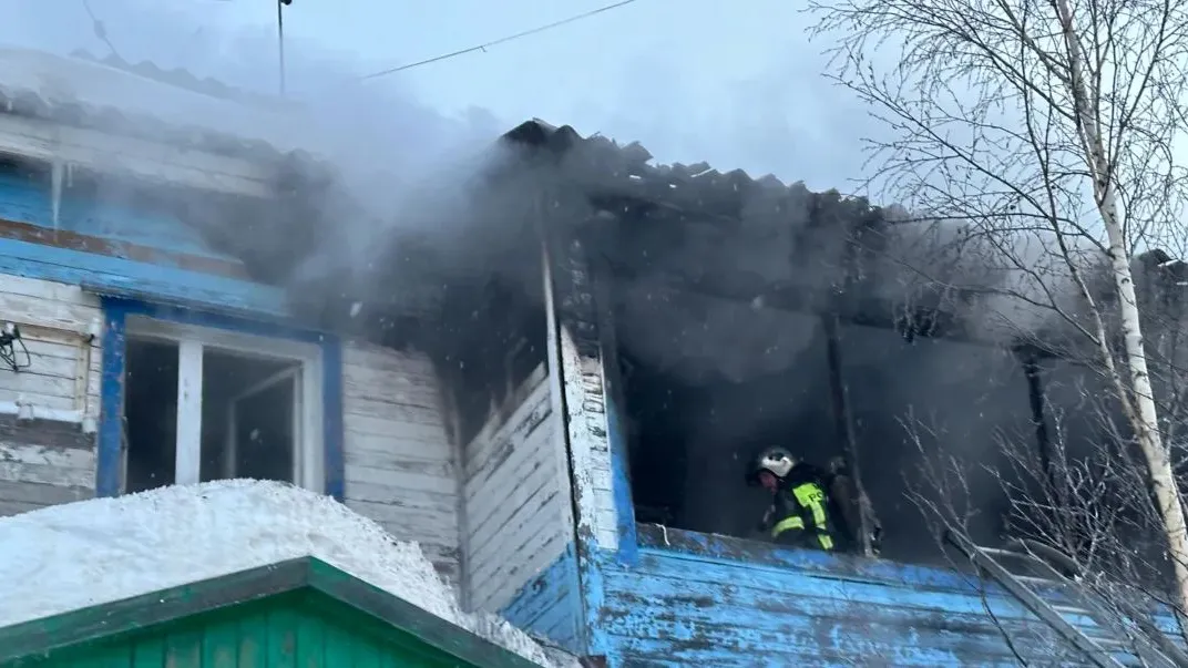 Пожар 20 декабря на улице Игарской в Салехарде. Фото: Вера Дронзикова / «Ямал-Медиа»