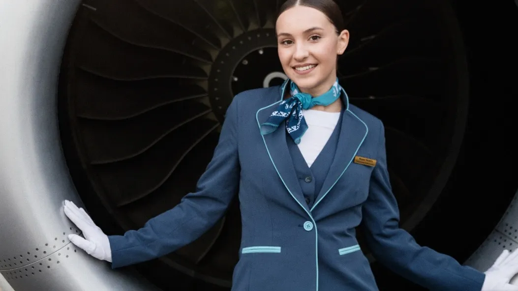 Новая форма стюардесс «Ямала»: изысканно и со вкусом. Фото: t.me/yamal_airlines