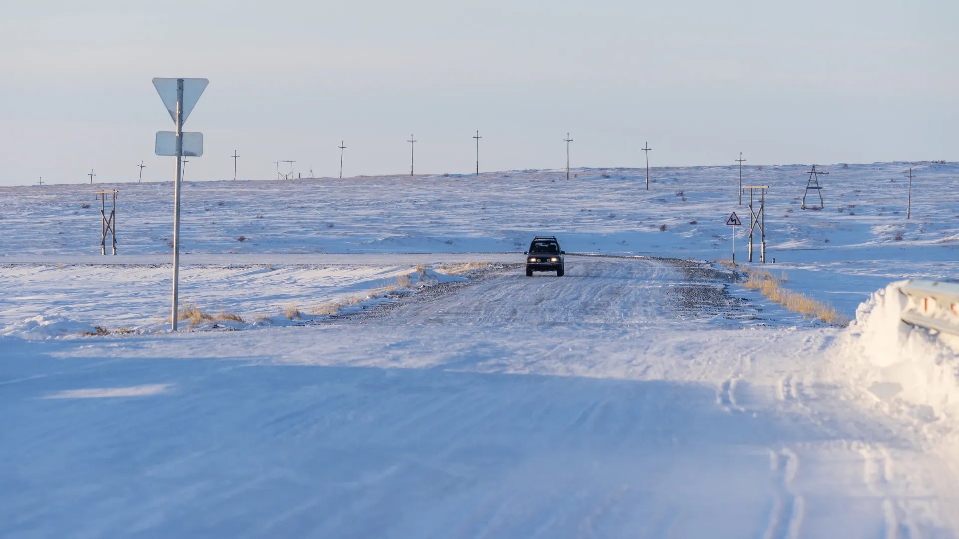 На Ямале стартовал эксперимент по сохранению дорог в условиях Крайнего Севера. Фото: Andrei Stepanov / Shutterstock / Fotodom