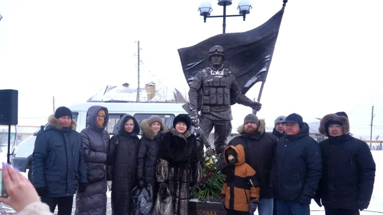 Глава Тазовского района Югай поблагодарил земляков, принимавших участие в создании монумента. Фото: t.me/Ugai_VK