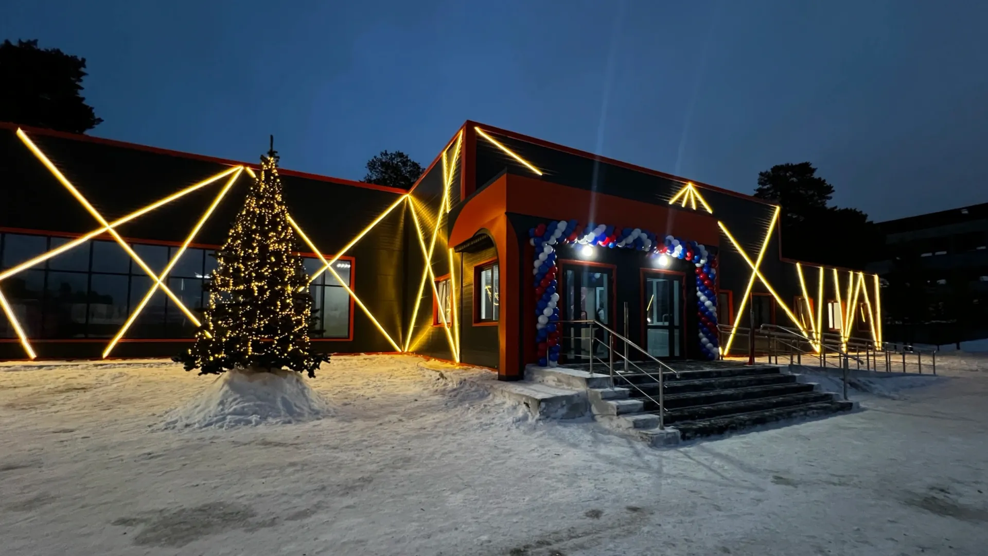 Модульное здание новой лыжной базы в Ноябрьске. Фото: «Ямал-Медиа»