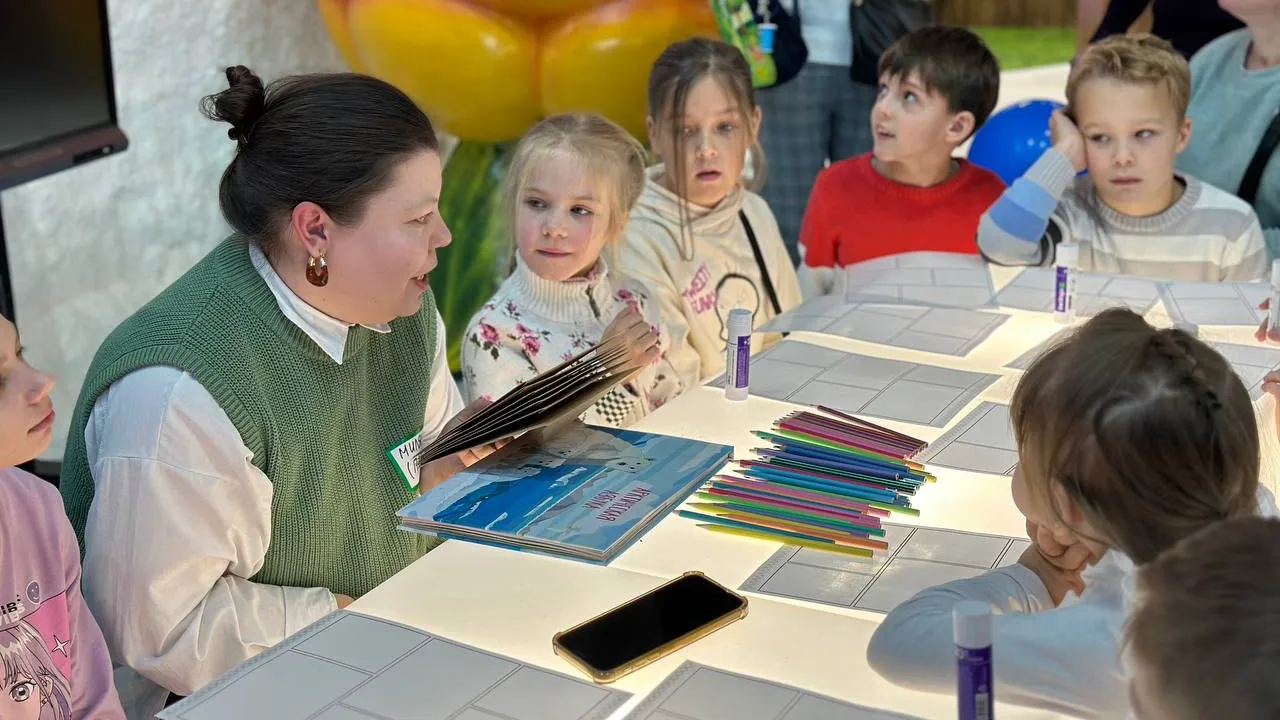 Московским детям показали, как читать «Арктическую азбуку». Фото: «Ямал-Медиа»