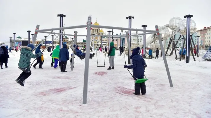 В городах Ямала по нацпроекту обустроили новые детские площадки. Фото: Андрей Ткачев / «Ямал-Медиа»