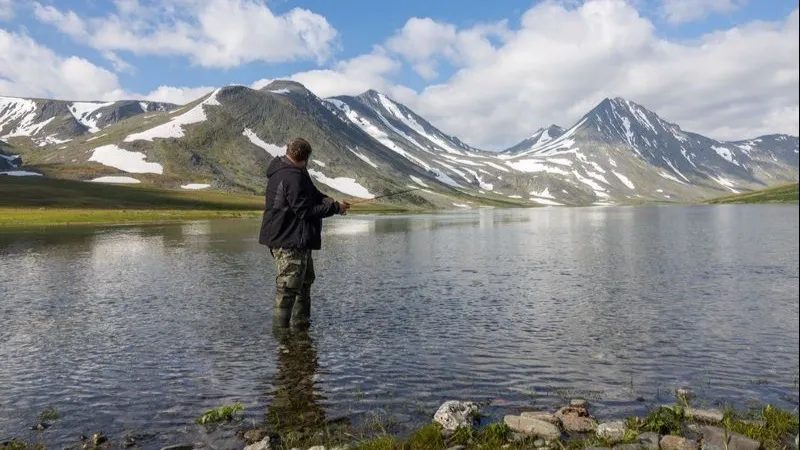 В горах расположены озера с чистейшей водой. Фото: Фёдор Воронов / «Ямал-Медиа»