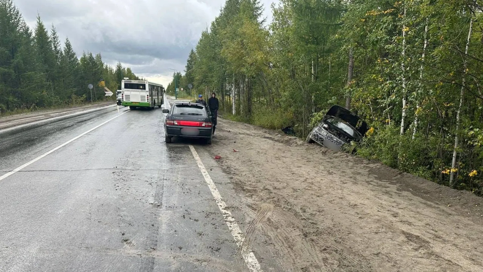 В Ноябрьске ВАЗ врезался в Lada, пострадали двое | Север-Пресс