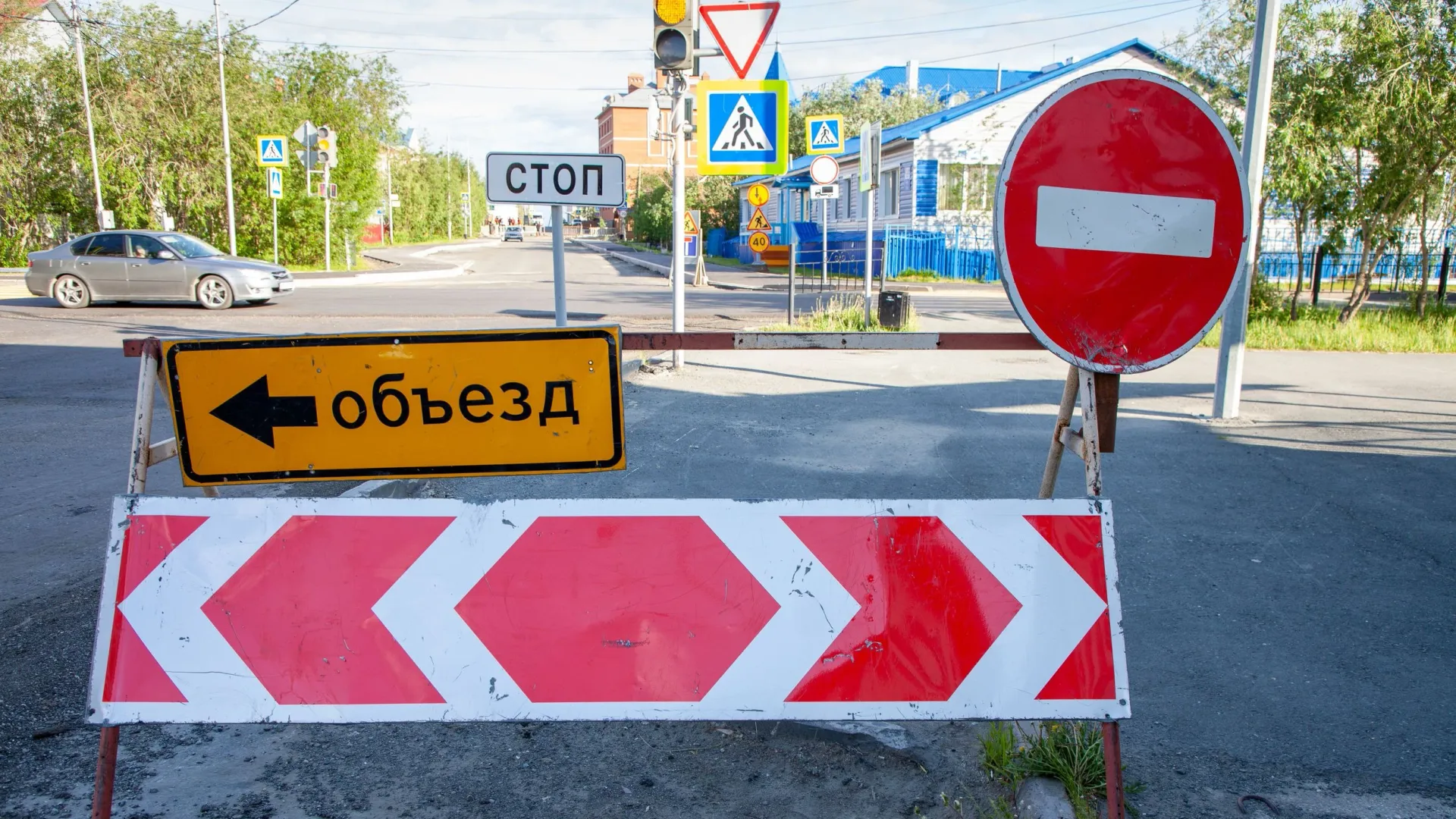 Три участка отремонтируют на дороге между Лабытнанги и Харпом. Фото: Сергей Уфимцев / «Ямал-Медиа»