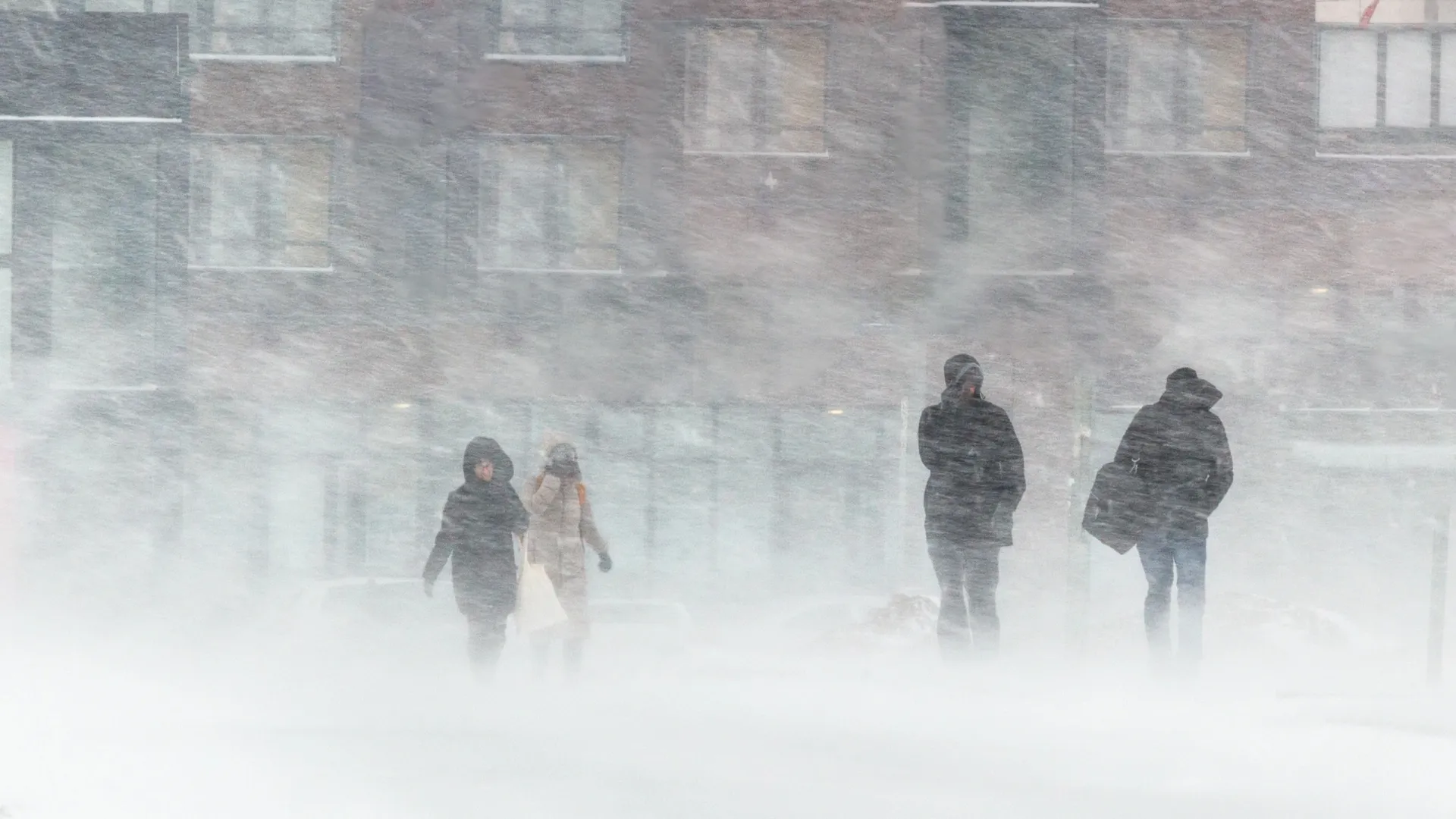 Жителей ЯНАО призвали быть осторожными в неблагоприятную погоду. Фото: justkgoomm/Shutterstock/Fotodom