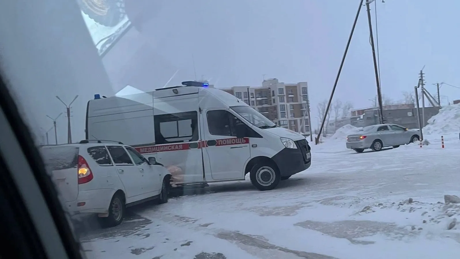 В Новом Уренгое автомобиль скорой помощи попал в ДТП | Север-Пресс