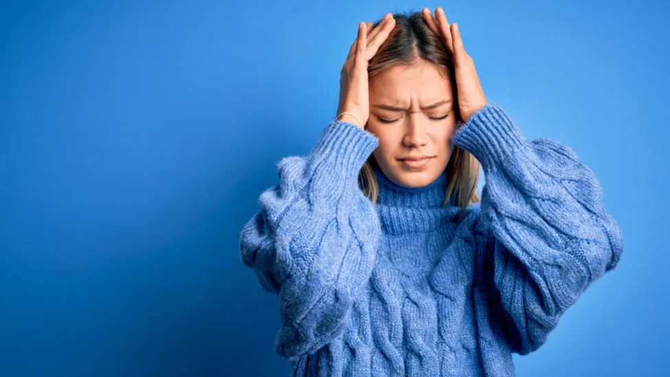 Многие пациенты считают, что причина мигрени — изменение погоды. Фото: Krakenimages.com/Shutterstock/ФОТОДОМ