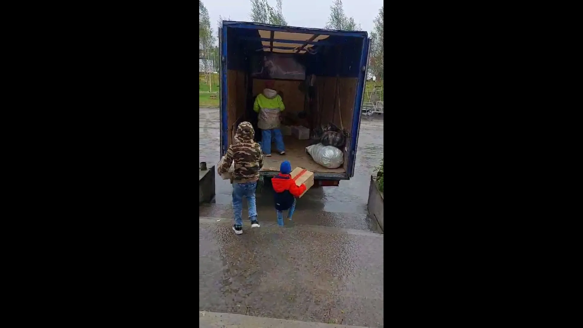 Ноябрьск направит в зону СВО медицинскую мебель, лекарства и адресные  посылки | Север-Пресс