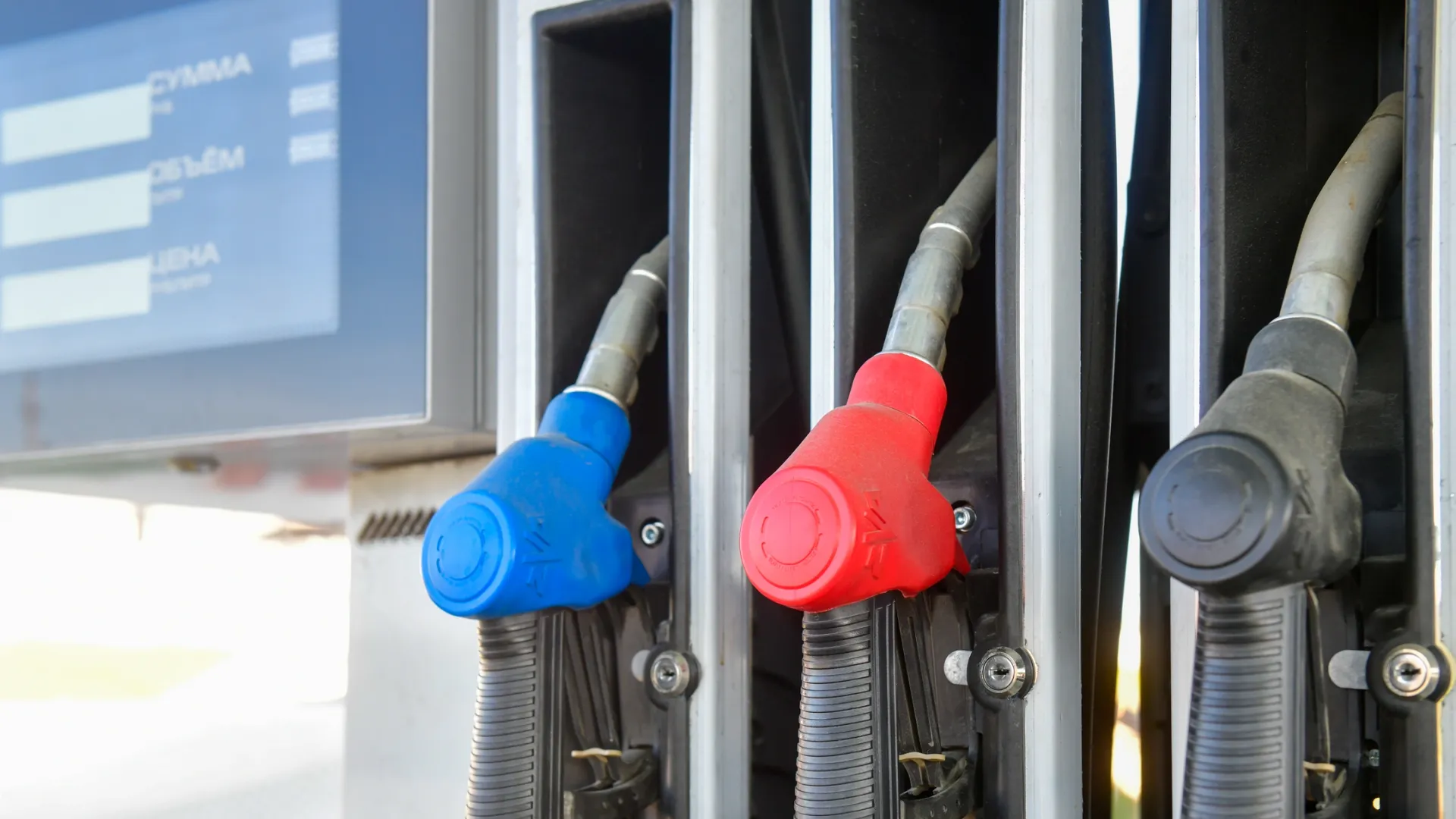 ЯНАО вошел в топ-3 рейтинга доступности бензина, несмотря на существенный скачок цен на топливо. Фото: Андрей Ткачёв / «Ямал-Медиа»