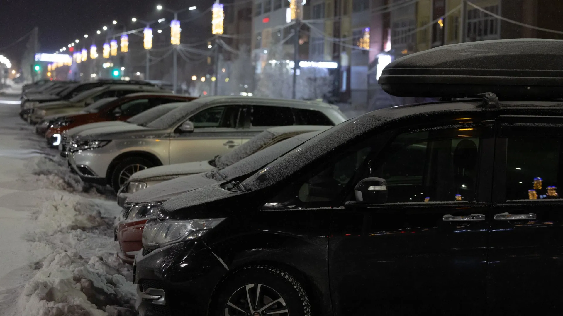Жителям Ноябрьска не дадут закреплять за собой парковки. Фото: Андрей Ткачев / «Ямал-Медиа»