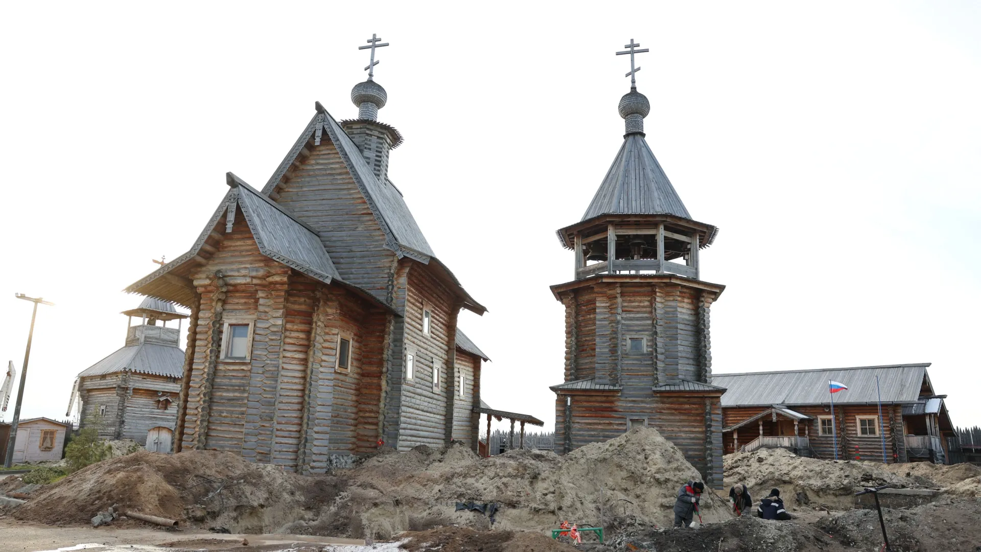 Ученые планируют продолжить раскопки и в следующем году. Фото: Андрей Ткачев / «Ямал-Медиа»