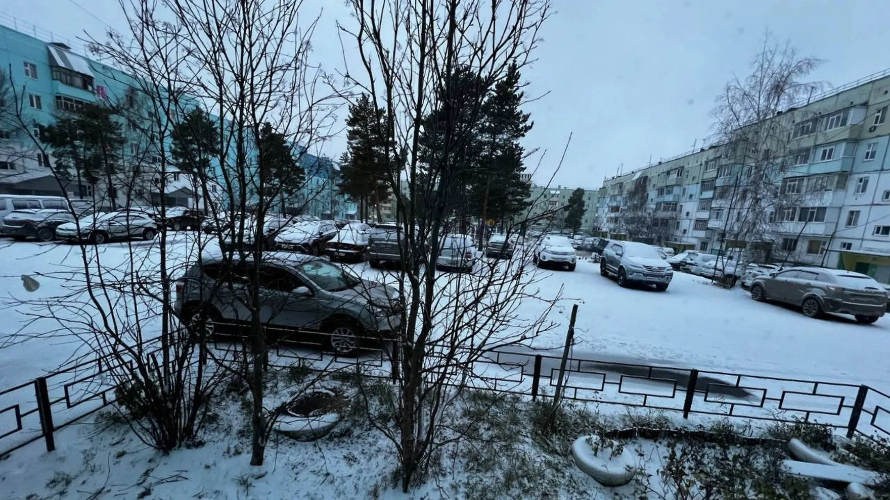 Снег выпал в Ноябрьске. Фото: «Ямал-Медиа»