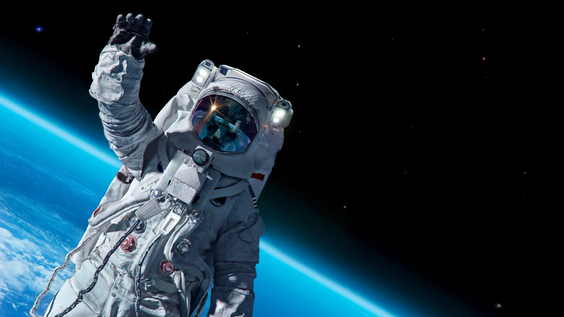 Космонавт пожелал россиянам ярких, как звездное небо, впечатлений. Фото: Corona Borealis Studio / Shutterstock / Fotodom
