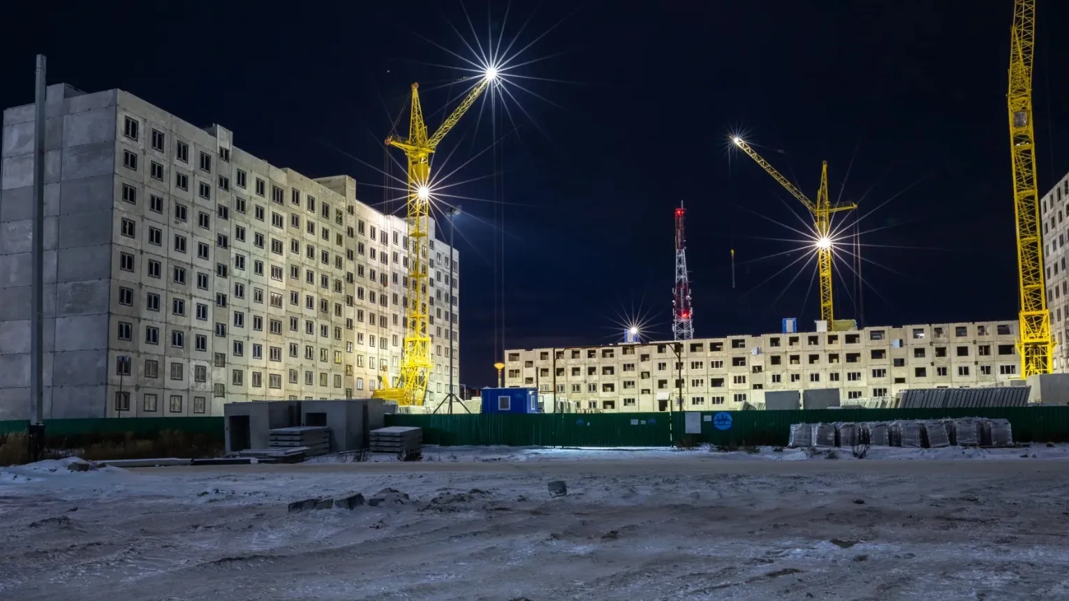 В ЯНАО продолжается строительство жилья для реализации. Фото: Федор Воронов / «Ямал-Медиа»