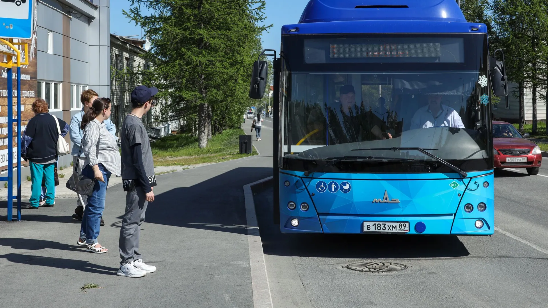 Перевозчик должен следить за порядком в автобусах. Фото: Василий Петров / «Ямал-Медиа»